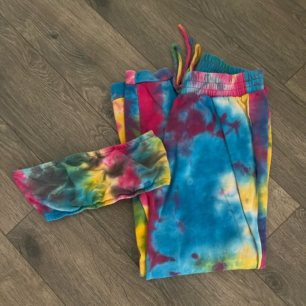 Colorful Tie-Dye Lounge Set!